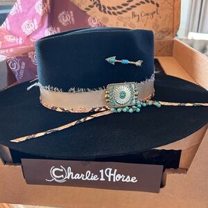 Charlie 1 Horse Lainey Wilson “Lucky Me” Felt hat